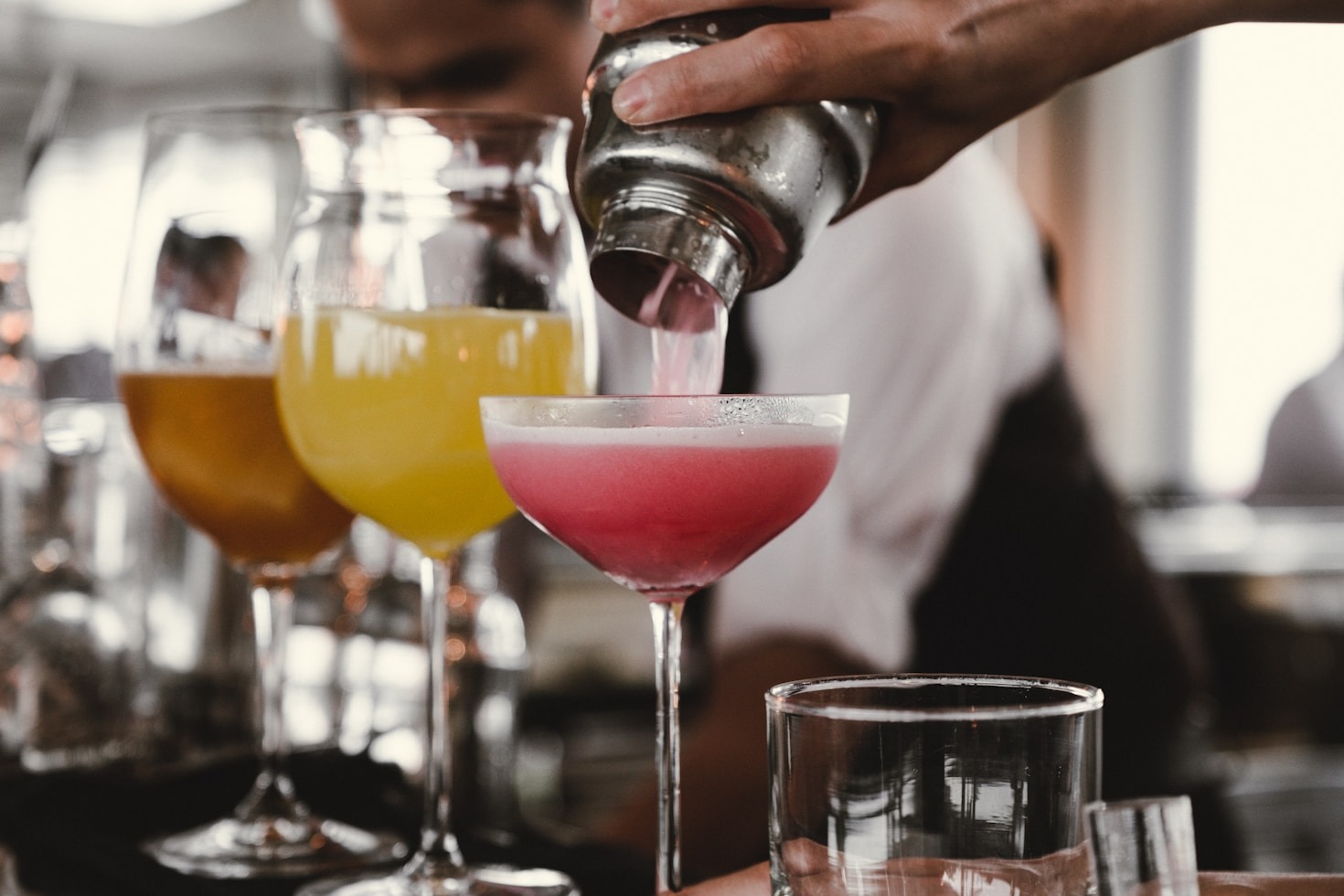 10 Must-Try Drinks for Aspiring Mixologists